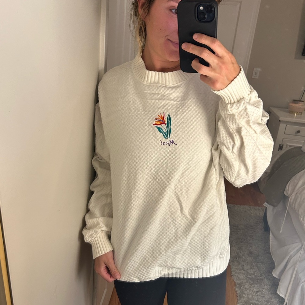 Vintage white cream textured 100% cotton Maui stitched crewneck sweatshirt!